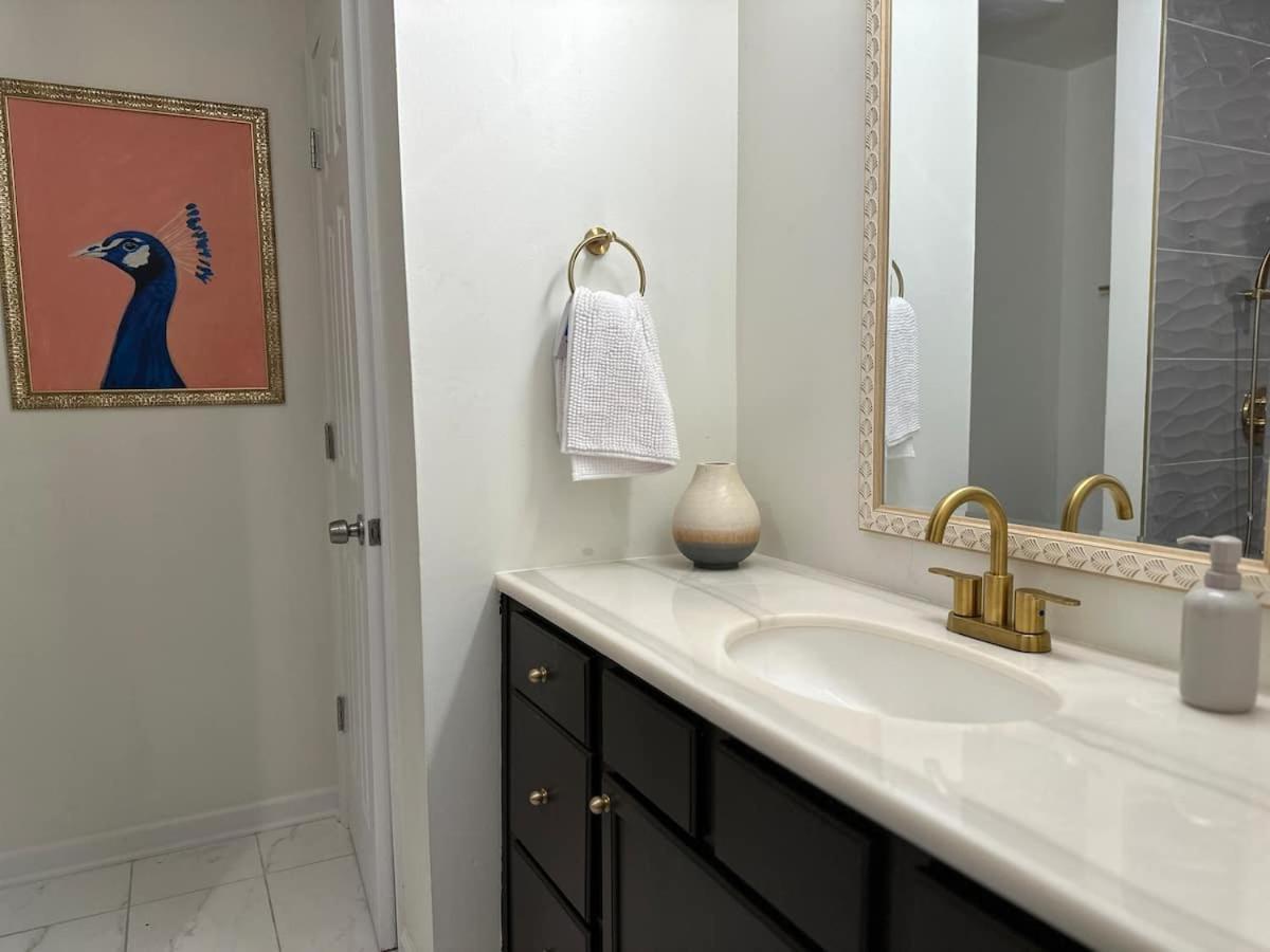 Vine City Home - Duplex - 3 Mins From Gwcc & Mercedes- Benz Stadium Atlanta Bagian luar foto