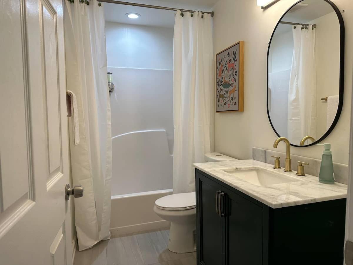 Vine City Home - Duplex - 3 Mins From Gwcc & Mercedes- Benz Stadium Atlanta Bagian luar foto